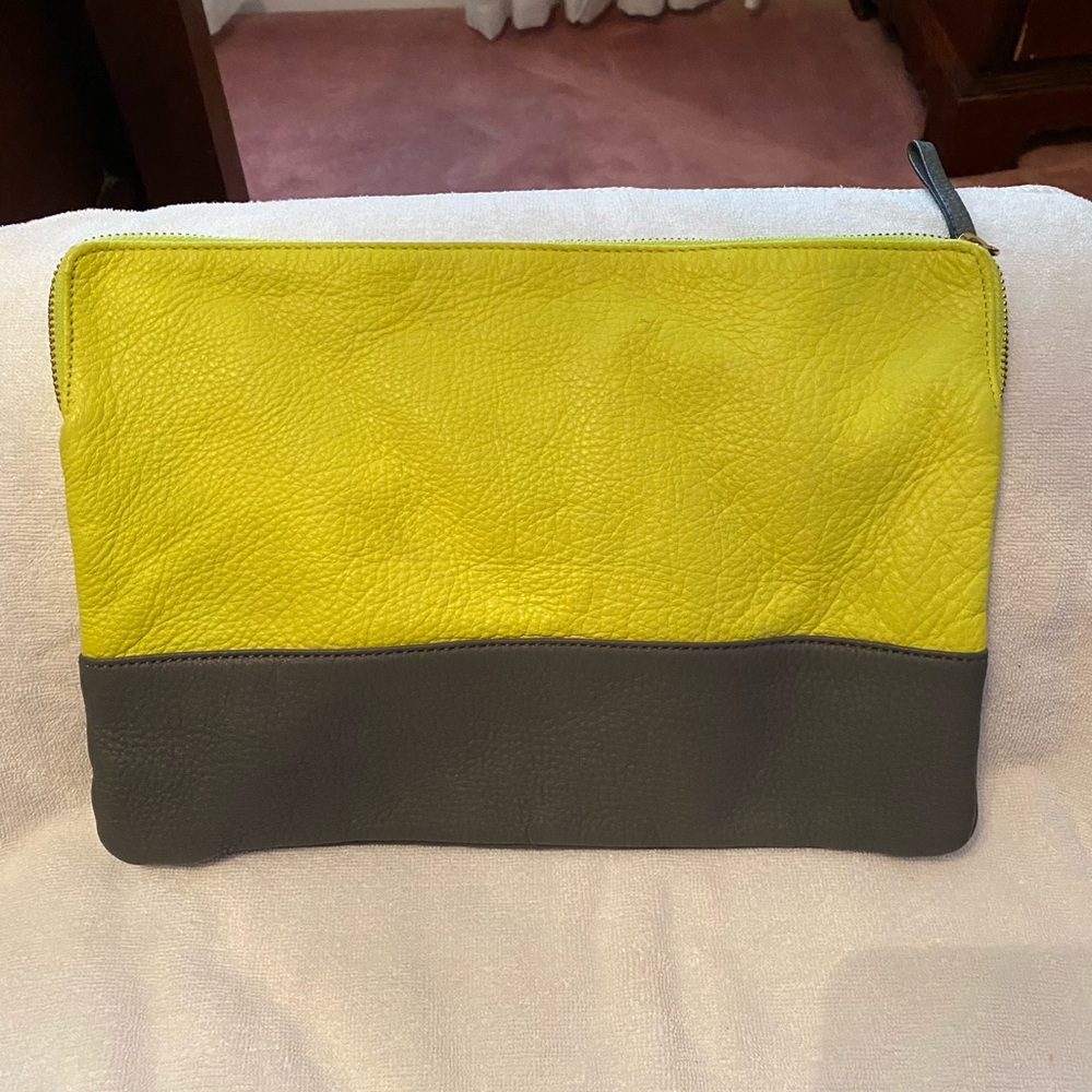 Gap tablet/clutch bag